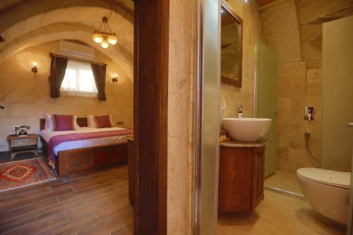 Hotel Ada Cave Suites