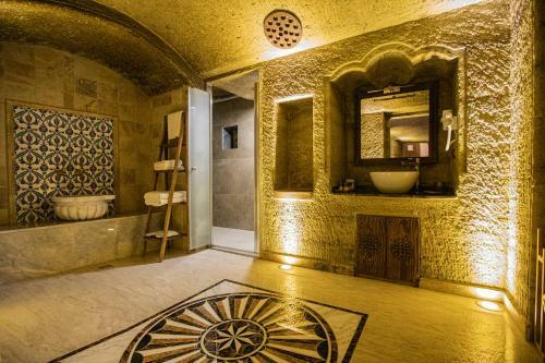 Hotel Ada Cave Suites