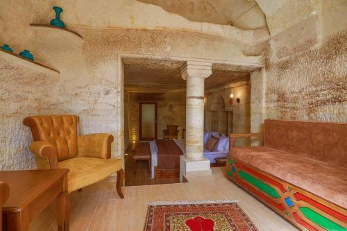 Hotel Ada Cave Suites