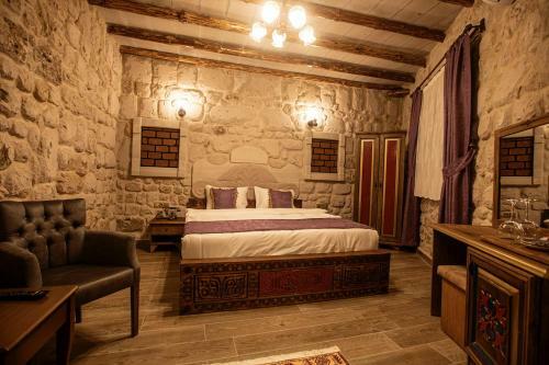 Hotel Ada Cave Suites