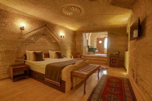 Hotel Ada Cave Suites