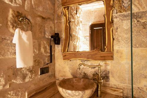 Medusa Cave Hotel