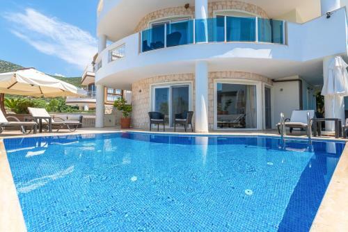 Kalkan Villa Sleeps 8 Pool Air Con Wifi