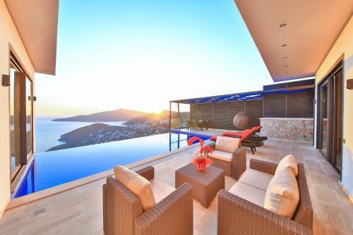 Kalkan Villa Sleeps 2 With Pool Air Con And Wifi
