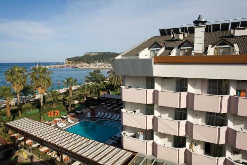Fame Beach Hotel