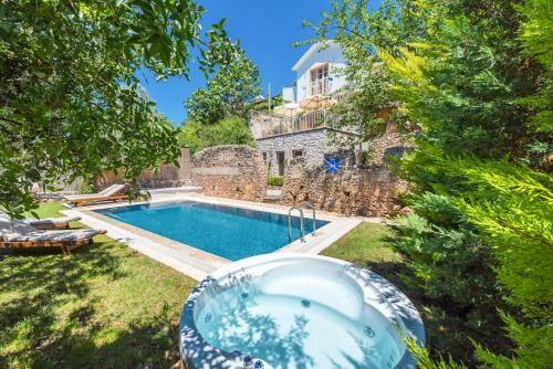 Keciler Villa Sleeps 6 With Pool Air Con And Wifi