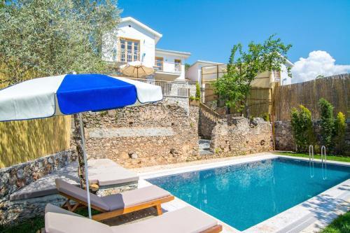 Keciler Villa Sleeps 6 With Pool Air Con And Wifi