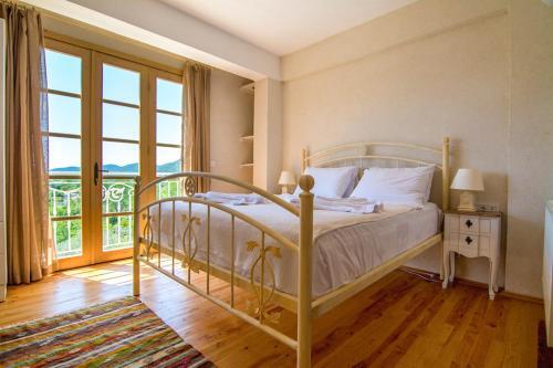 Keciler Villa Sleeps 6 With Pool Air Con And Wifi