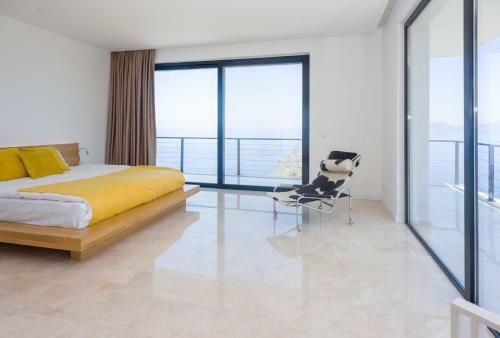 Villa White House