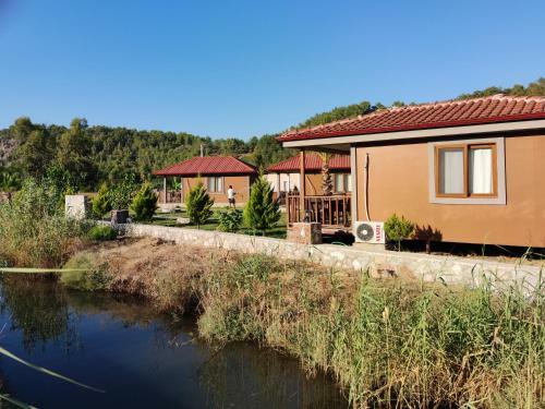 Bed & Breakfast Derin Bungalov
