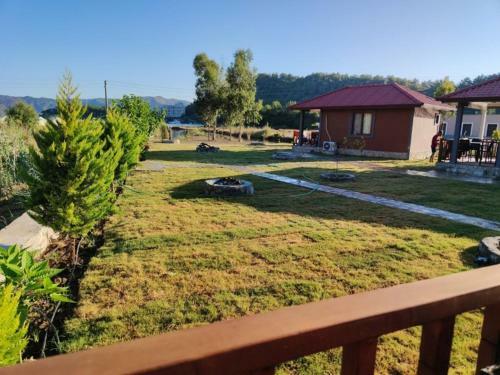 Bed & Breakfast Derin Bungalov