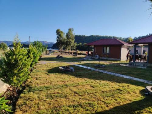 Bed & Breakfast Derin Bungalov