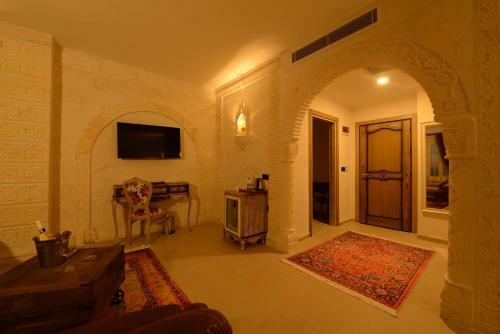 Raymar Hotels Mard?n