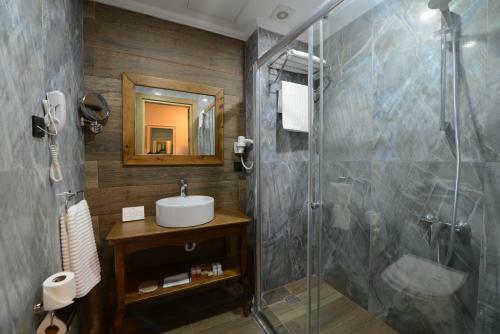 Raymar Hotels Mard?n