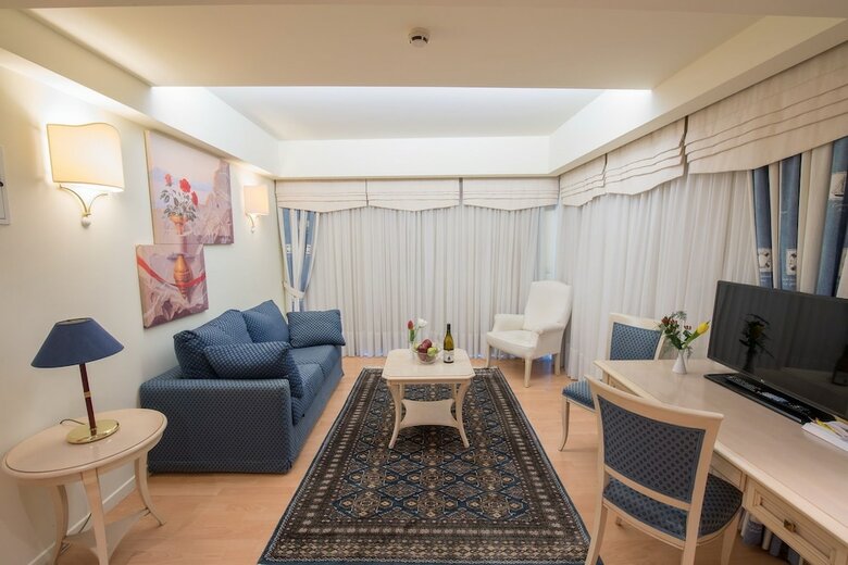 Hotel Poseidon Palace