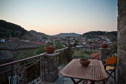 Villa Stone Houses