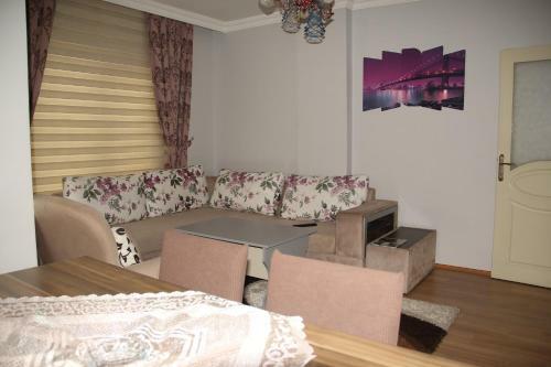 Pel?t Apart