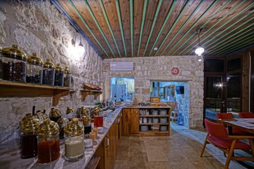 Hotel Taru Cave Suites