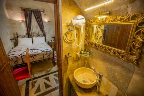 Royal Cave Hotel