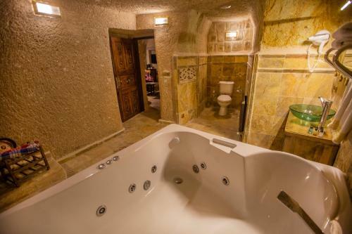 Royal Cave Hotel