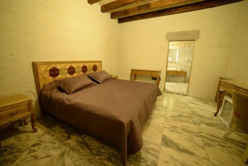 Crassus Cave Hotel