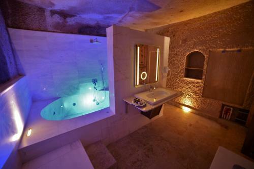 Crassus Cave Hotel