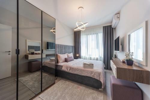Hotel Green Hills Suites