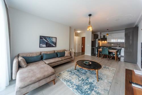 Hotel Green Hills Suites