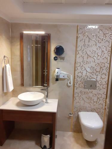 Hotel Ramada By Wyndham Van