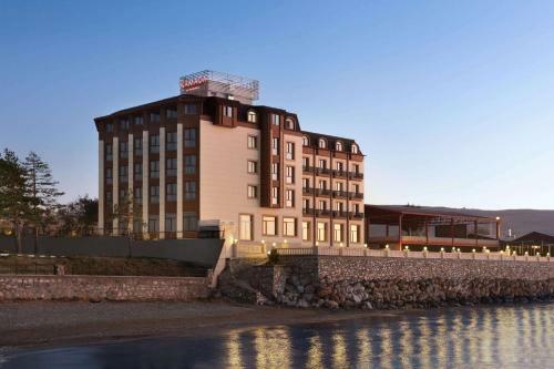 Hotel Ramada By Wyndham Van