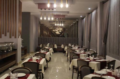 Hotel Ramada By Wyndham Van
