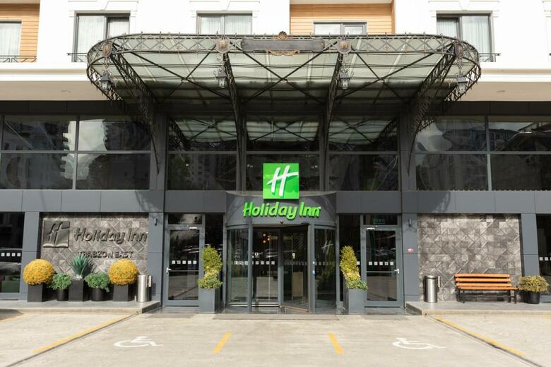 Hero's Hotel