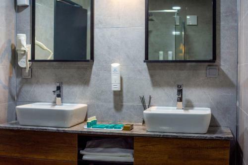 The Life Hotel & Spa