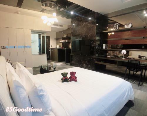 Hostal 85??-??85??