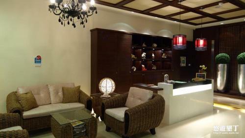 Posada Golden Bay Holiday Inn