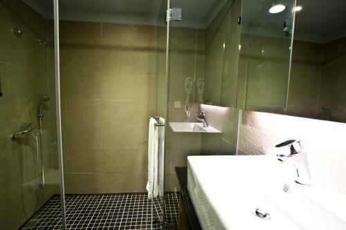 Fine Hotel
