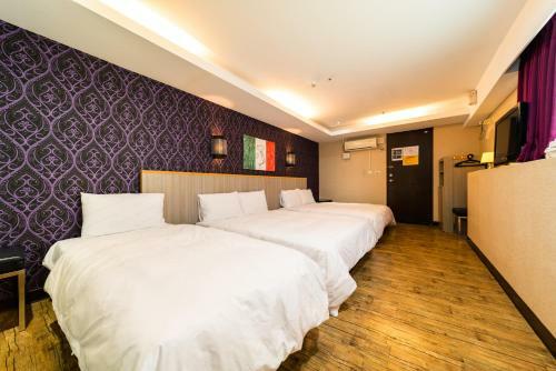 Hotel Love River Inn