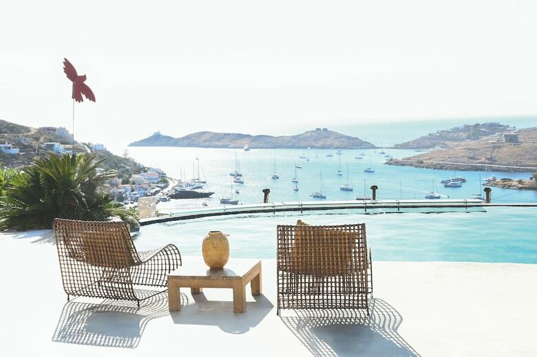 Hotel Aigis Suites