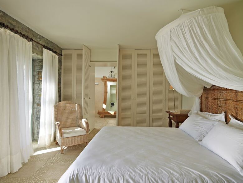 Hotel Aigis Suites