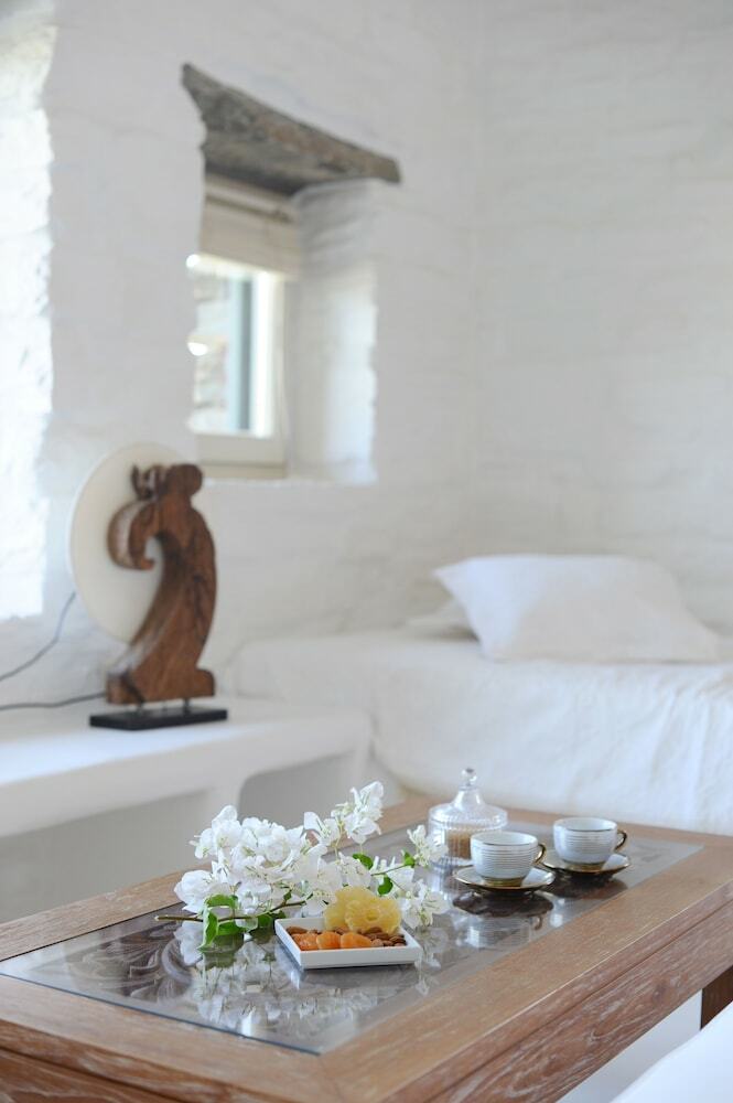 Hotel Aigis Suites