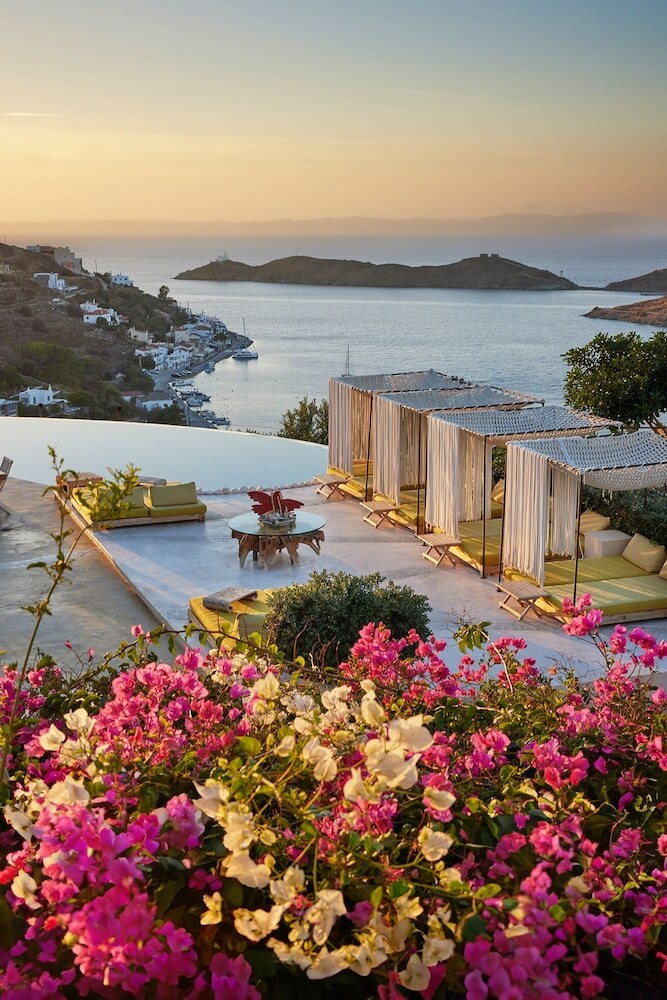Hotel Aigis Suites