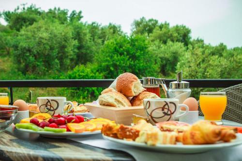 Hostal Oreiades Guesthouse
