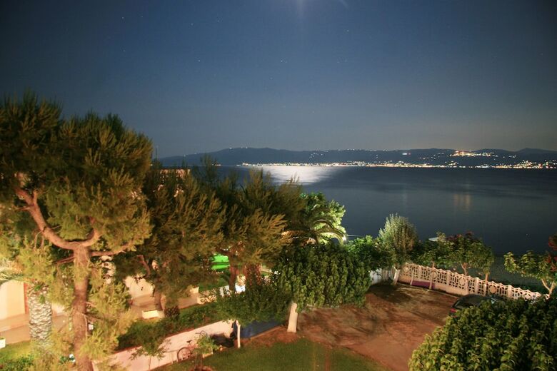 Hostal Pansion Akrogiali