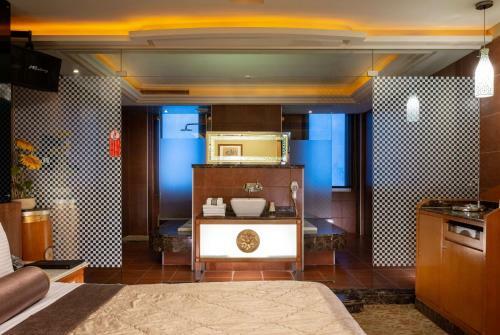 In-stone Motel