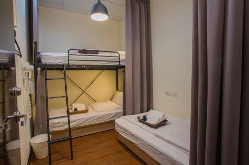 Posada Douzi Hotel-xpark. Gloria Outlets. Taoyuan Mrt
