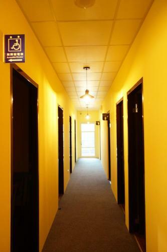 Posada Douzi Hotel-xpark. Gloria Outlets. Taoyuan Mrt