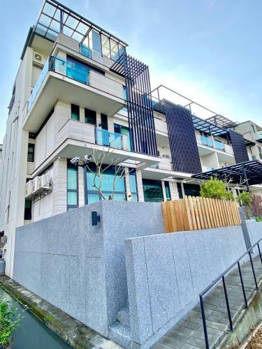 Sam's House
