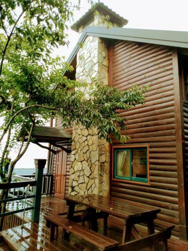 Cloud Falls Resort
