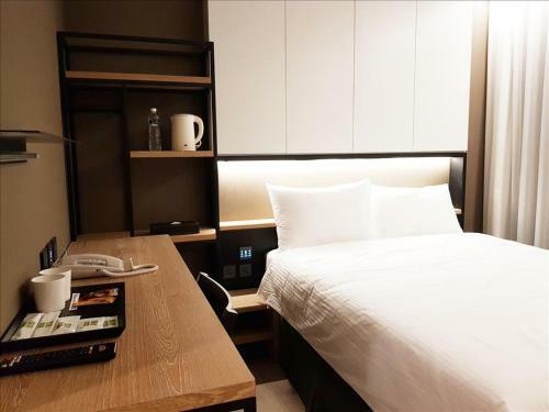 Hotel Comin' Place