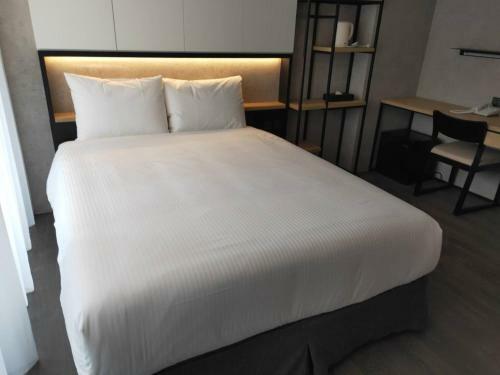 Hotel Comin' Place